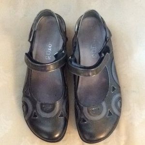 EUC NAOT  Mary Jane in Pewter, size 38